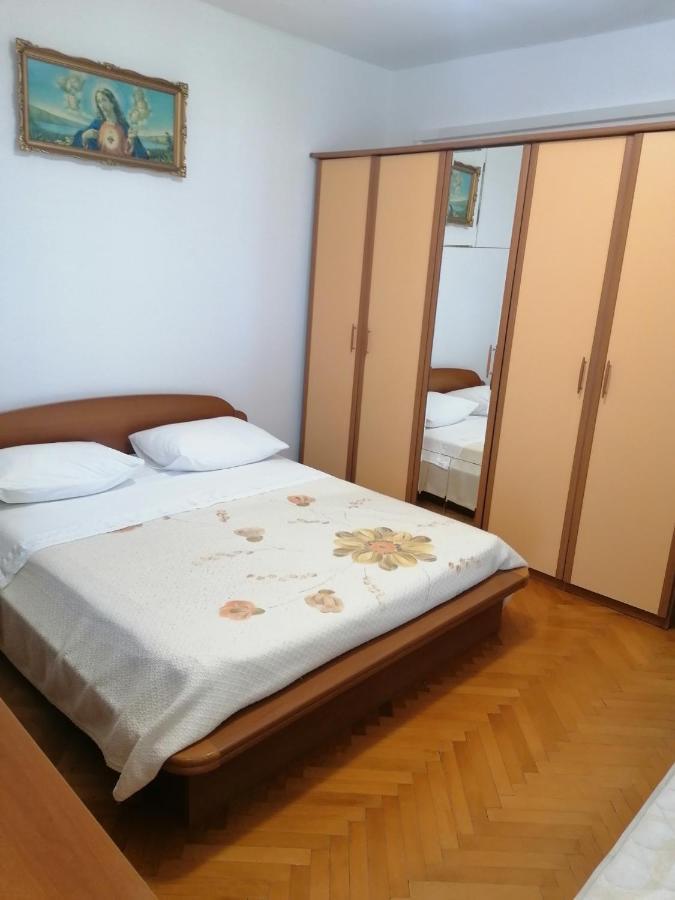 Apartments And Rooms Tomas Podstrana Exterior foto
