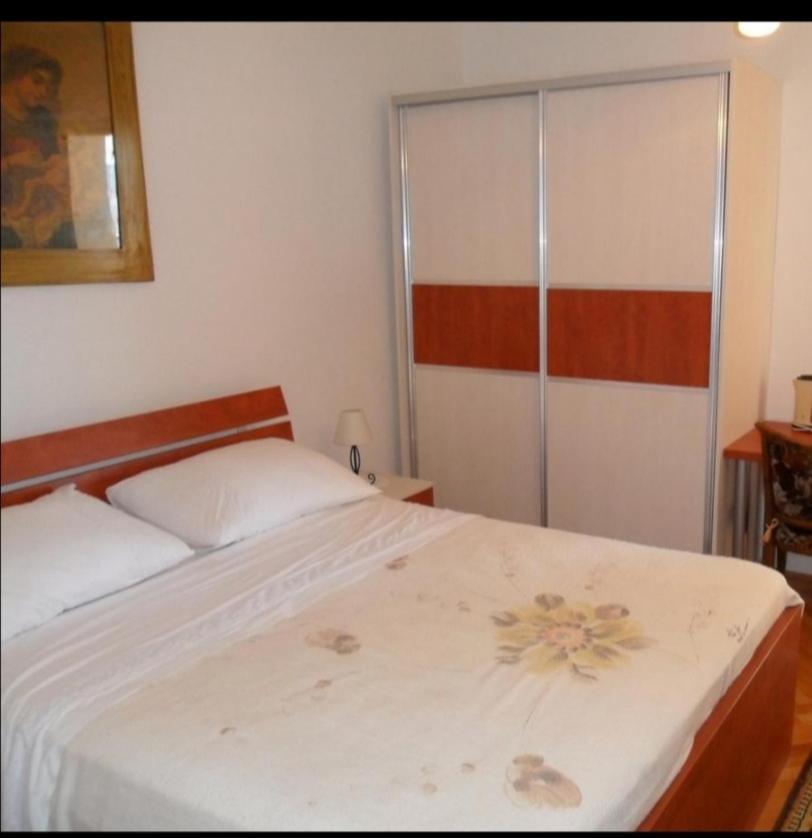 Apartments And Rooms Tomas Podstrana Exterior foto